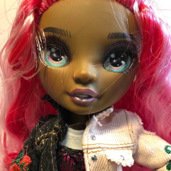 Rainbow High Fashion Doll - Daria Roselyn complete - Picture 12 of 15